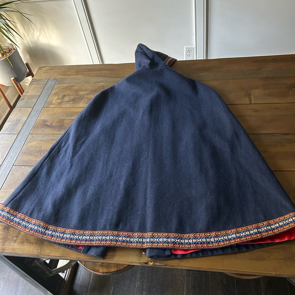 Vintage 100% wool hooded cape flawless vintage condition - Picture 4 of 4